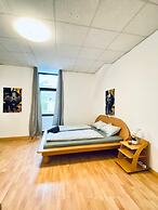 Stylish Shared 3-Bedroom Stay Near City