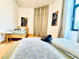 Stylish Shared 3-Bedroom Stay Near City