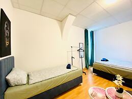 Stylish Shared 3-Bedroom Stay Near City