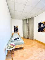 Stylish Shared 3-Bedroom Stay Near City