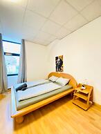 Stylish Shared 3-Bedroom Stay Near City