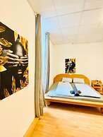 Stylish Shared 3-Bedroom Stay Near City