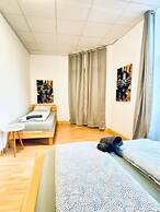 Stylish Shared 3-Bedroom Stay Near City