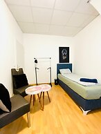 Stylish Shared 3-Bedroom Stay Near City