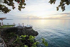 Casa Verde Cliff Resort and Spa