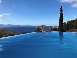 Seaview Appartment With Infinity Pool & Kitchen