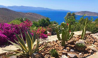Seaview Appartment With Infinity Pool & Kitchen