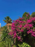 Seaview Appartment With Infinity Pool & Kitchen