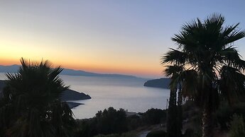 Seaview Appartment With Infinity Pool & Kitchen