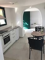 Seaview Appartment With Infinity Pool & Kitchen