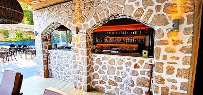 Trees Art Hotel & Suites