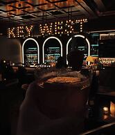 Jinglai Hotel · Preferred - Shanghai Railway Station Changshou Road Br