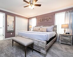 Storey Lake Resort, Private Pool, Near Famous Attractions!!