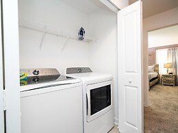 Storey Lake Resort, Private Pool, Near Famous Attractions!!