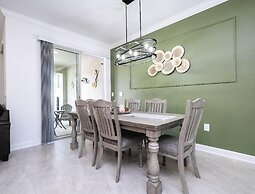 Storey Lake Resort, Private Pool, Near Famous Attractions!!