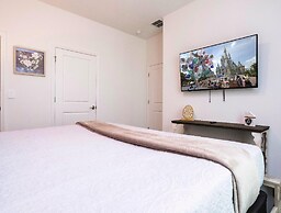 Storey Lake Resort, Private Pool, Near Famous Attractions!!