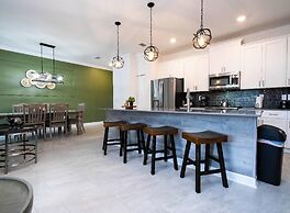 Storey Lake Resort, Private Pool, Near Famous Attractions!!