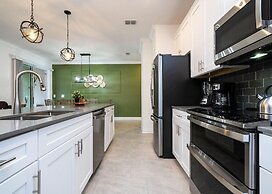 Storey Lake Resort, Private Pool, Near Famous Attractions!!