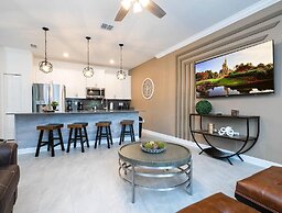 Storey Lake Resort, Private Pool, Near Famous Attractions!!