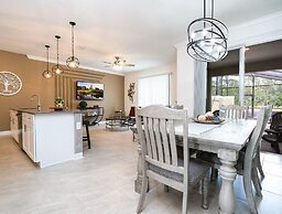 Storey Lake Resort, Private Pool, Near Famous Attractions!!