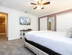 Storey Lake Resort, Private Pool, Near Famous Attractions!!