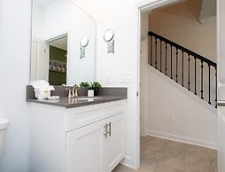 Storey Lake Resort, Private Pool, Near Famous Attractions!!