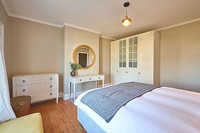 Host Stay Louvaine House