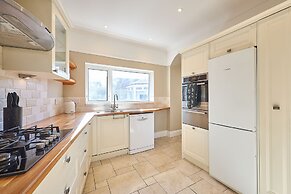 Host Stay Louvaine House