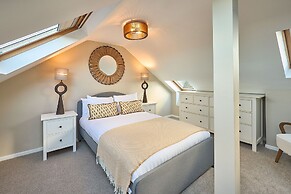 Host Stay Louvaine House