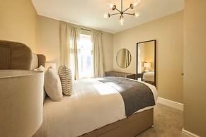 Host Stay Louvaine House