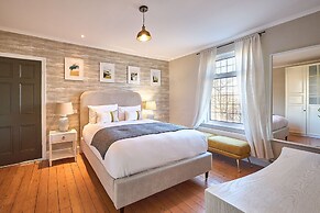 Host Stay Louvaine House