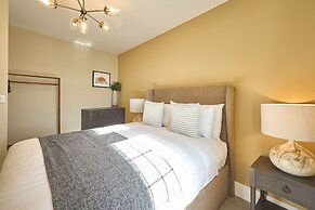 Host Stay Louvaine House