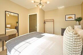 Host Stay Louvaine House