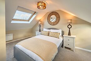 Host Stay Louvaine House