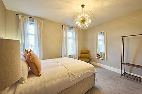 Host Stay Louvaine House