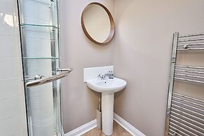 Host Stay Louvaine House