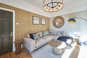 Host Stay Louvaine House