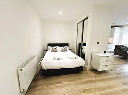 Cozy Studio in Solihull - NEC or Airport
