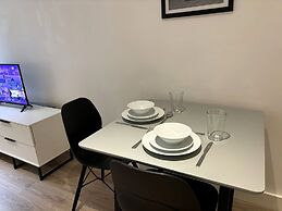 Cozy Studio in Solihull - NEC or Airport