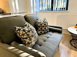 Cozy Studio in Solihull - NEC or Airport