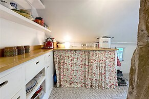 Grade II Listed Quaint Cottage in Berkswell