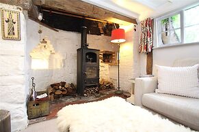 Grade II Listed Quaint Cottage in Berkswell