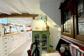 Grade II Listed Quaint Cottage in Berkswell