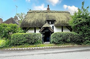 Grade II Listed Quaint Cottage in Berkswell