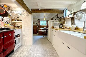 Grade II Listed Quaint Cottage in Berkswell