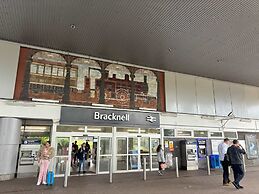 Cozy Studio in Bracknell With Free Parking