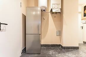 4BR Apt. for Groups 6-Min to Stadthalle