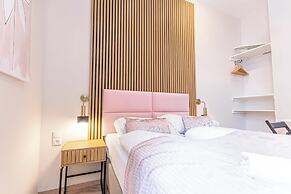 4BR Apt. for Groups 6-Min to Stadthalle