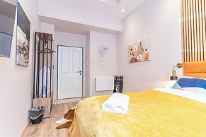 4BR Apt. for Groups 6-Min to Stadthalle