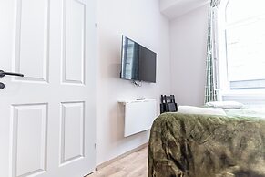 4BR Apt. for Groups 6-Min to Stadthalle